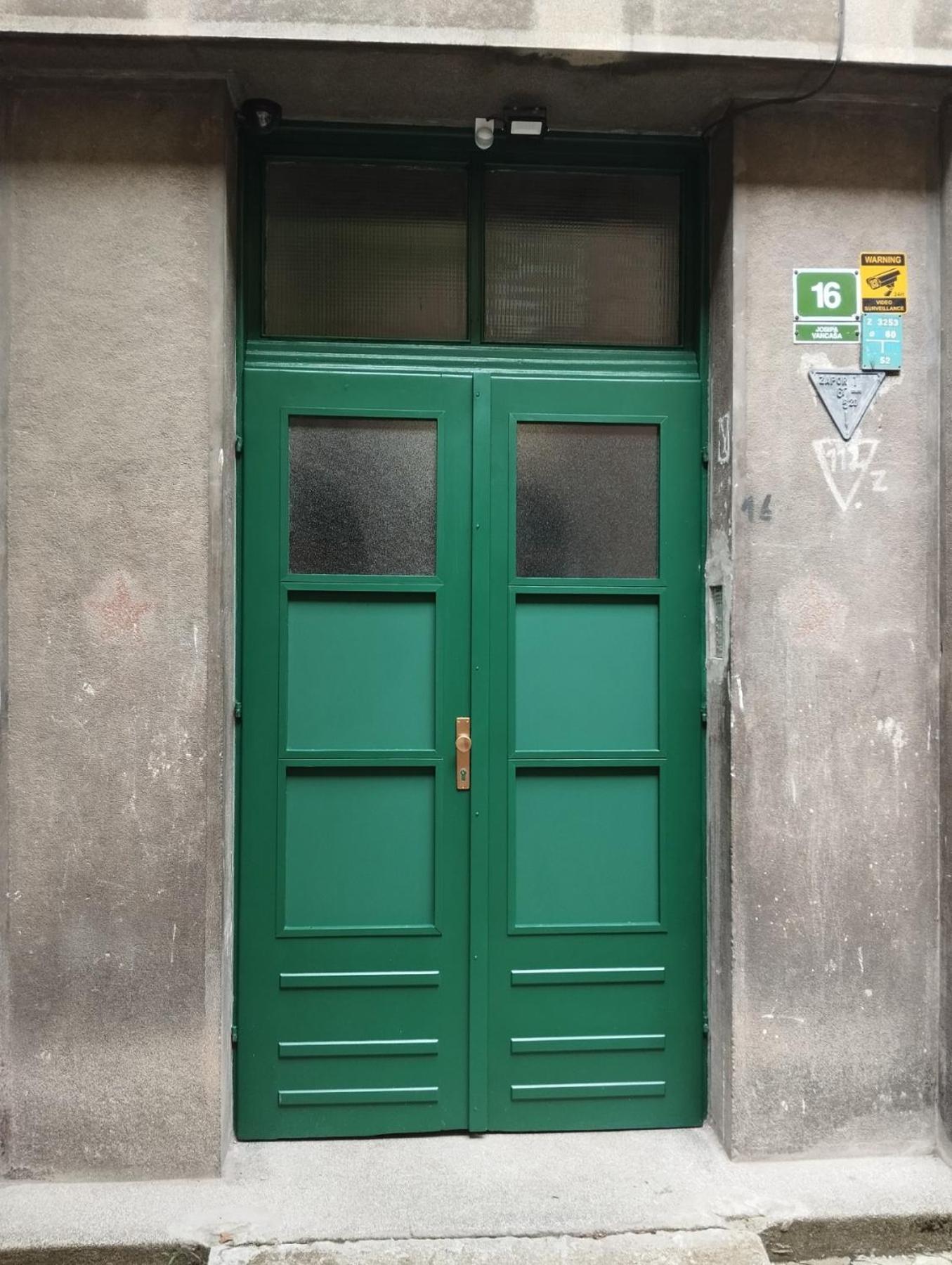 Potkrovlje U Centru ซาราเยโว ภายนอก รูปภาพ